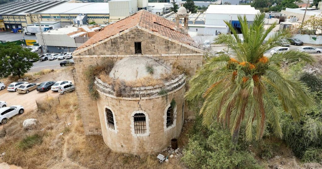 Old building collapses after unauthorized construction of Israeli local council – Israel News