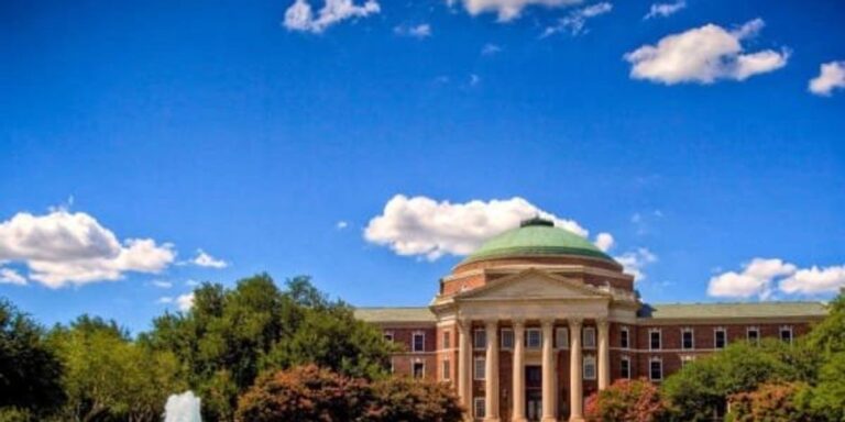 2 Dallas universities rank among Texas’ top 10 for 2024 according to U.S. News