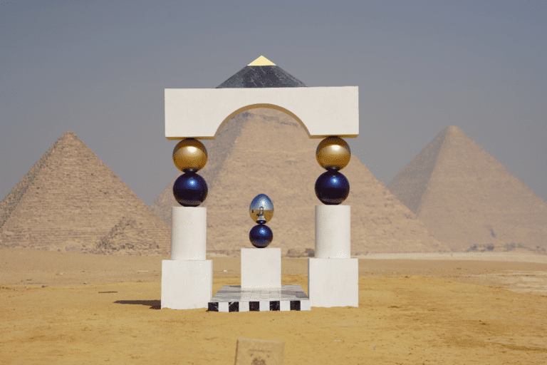 Contemporary art at the foot of the pyramids of Giza