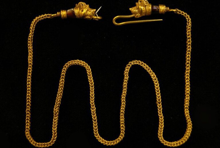 George Osborne hints at Elgin Marbles deal by telling MPs 1,600 objects still missing from British Museum