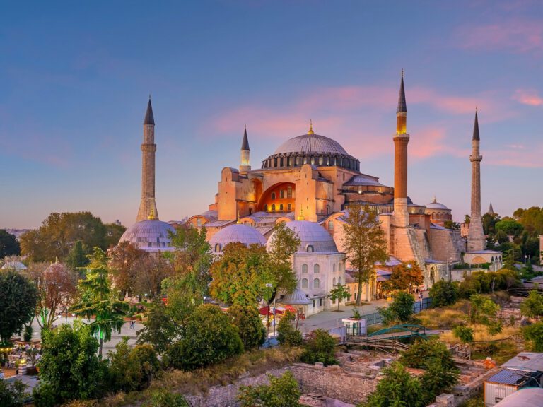 Is it safe to travel to Turkey at the moment?  Latest travel advice