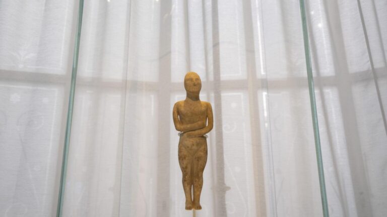 Greek museum displays first batch of recovered art in the United States