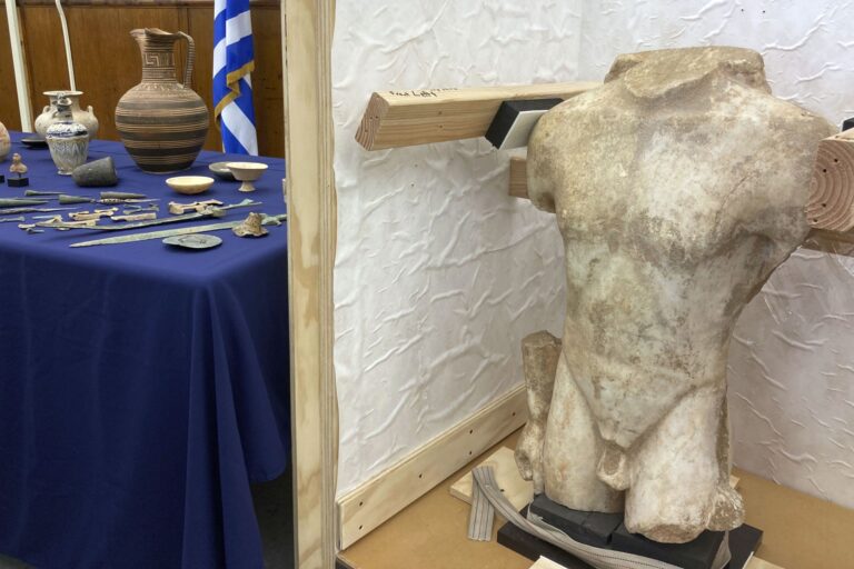 US returns billionaire’s stolen antiquities to Greece
