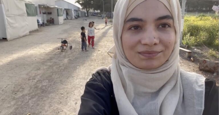 Greece: Stop denying education to refugee children