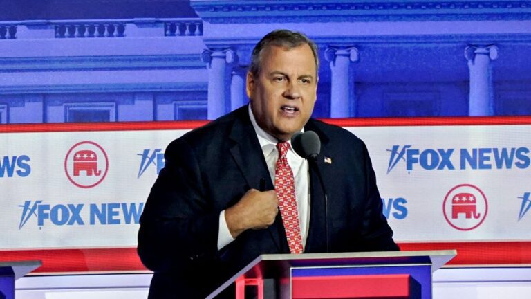 New Jersey’s Chris Christie vows to be honest about UFOs during presidential debate